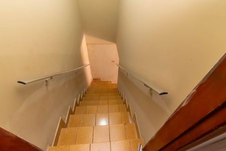 Casa à venda com 243m², 3 quartos e 8 vagasEscada