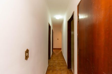 Casa à venda com 243m², 3 quartos e 8 vagasCorredor