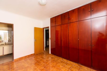 Casa à venda com 243m², 3 quartos e 8 vagasSuíte