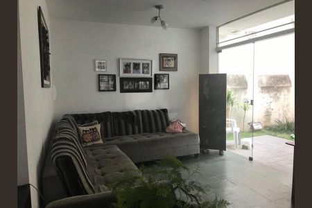 Casa à venda com 330m², 3 quartos e 3 vagas