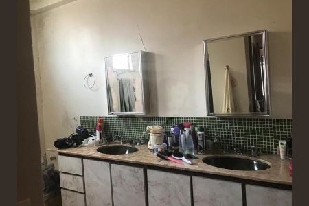 Casa à venda com 330m², 3 quartos e 3 vagas