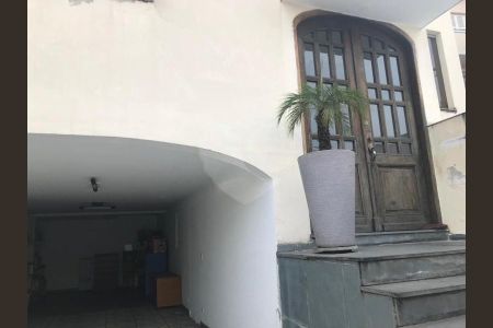 Casa à venda com 330m², 3 quartos e 3 vagas