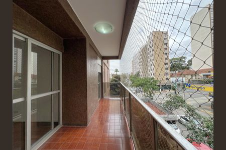 Apartamento à venda com 132m², 3 quartos e 3 vagas Apartamento à venda com 132m², 3 quartos e 3 vagasVaranda