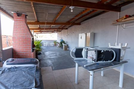 Casa à venda com 200m², 3 quartos e 2 vagas Casa à venda com 200m², 3 quartos e 2 vagasChurrasqueira