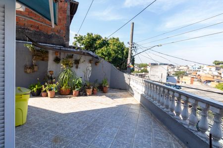 Casa à venda com 200m², 3 quartos e 2 vagas Casa à venda com 200m², 3 quartos e 2 vagasQuintal casa 2