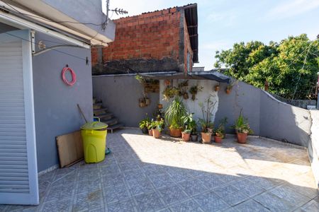 Casa à venda com 200m², 3 quartos e 2 vagas Casa à venda com 200m², 3 quartos e 2 vagasQuintal casa 2