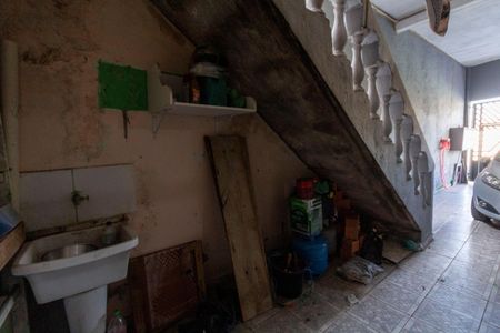 Casa à venda com 200m², 3 quartos e 2 vagas Casa à venda com 200m², 3 quartos e 2 vagasÁrea de Serviço casa 1