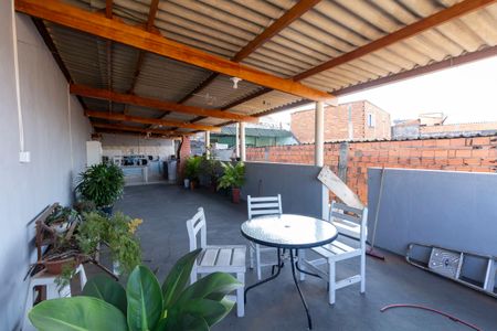 Casa à venda com 200m², 3 quartos e 2 vagas Casa à venda com 200m², 3 quartos e 2 vagasChurrasqueira