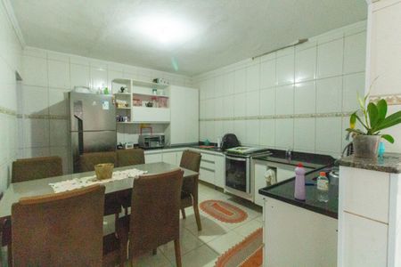 Casa à venda com 200m², 3 quartos e 2 vagas Casa à venda com 200m², 3 quartos e 2 vagasCozinha casa 2