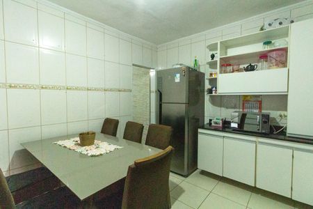 Casa à venda com 200m², 3 quartos e 2 vagas Casa à venda com 200m², 3 quartos e 2 vagasCozinha casa 2