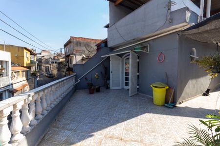 Casa à venda com 200m², 3 quartos e 2 vagas Casa à venda com 200m², 3 quartos e 2 vagasQuintal casa 2