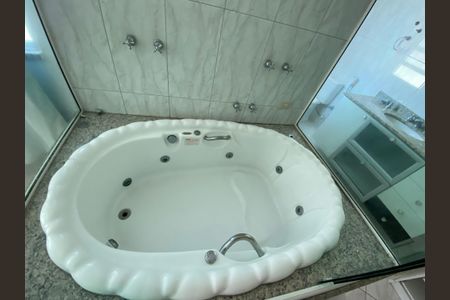 Apartamento à venda com 154m², 3 quartos e 2 vagas Apartamento à venda com 154m², 3 quartos e 2 vagasBanheiro da Suíte 2