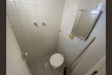 Apartamento à venda com 154m², 3 quartos e 2 vagas Apartamento à venda com 154m², 3 quartos e 2 vagasBanheiro de Serviço
