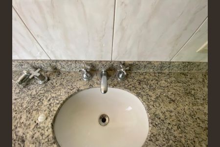 Apartamento à venda com 154m², 3 quartos e 2 vagas Apartamento à venda com 154m², 3 quartos e 2 vagasBanheiro da Suíte 2