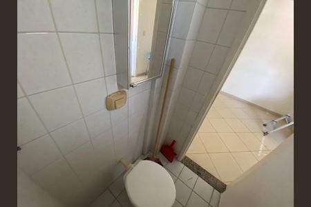 Apartamento à venda com 154m², 3 quartos e 2 vagas Apartamento à venda com 154m², 3 quartos e 2 vagasBanheiro de Serviço