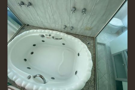 Apartamento à venda com 154m², 3 quartos e 2 vagas Apartamento à venda com 154m², 3 quartos e 2 vagasBanheiro da Suíte 2