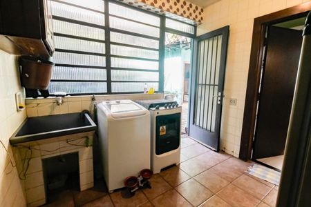 Casa para alugar com 380m², 6 quartos e 6 vagas Casa para alugar com 380m², 6 quartos e 6 vagasÁrea de Serviço