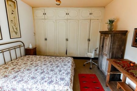 Casa para alugar com 380m², 6 quartos e 6 vagas Casa para alugar com 380m², 6 quartos e 6 vagasQuarto 4 - Armários