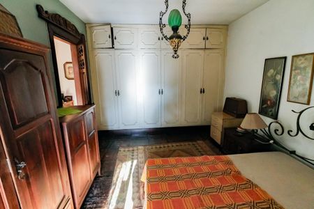 Casa para alugar com 380m², 6 quartos e 6 vagas Casa para alugar com 380m², 6 quartos e 6 vagasQuarto 3 - Armários