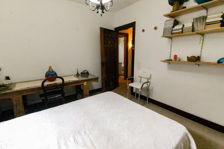 Casa para alugar com 380m², 6 quartos e 6 vagas Casa para alugar com 380m², 6 quartos e 6 vagasQuarto 1