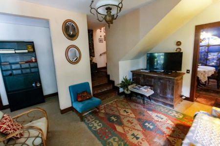 Casa para alugar com 380m², 6 quartos e 6 vagas Casa para alugar com 380m², 6 quartos e 6 vagasSala de TV