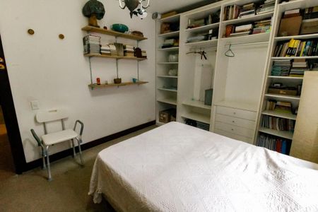 Casa para alugar com 380m², 6 quartos e 6 vagas Casa para alugar com 380m², 6 quartos e 6 vagasQuarto 1