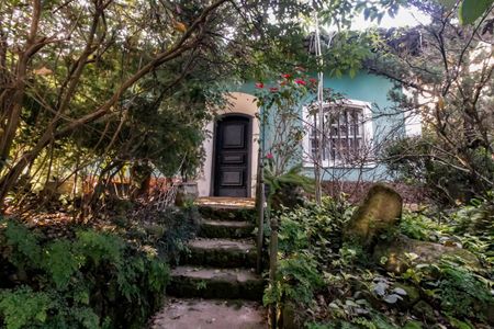 Casa para alugar com 380m², 6 quartos e 6 vagas Casa para alugar com 380m², 6 quartos e 6 vagasEntrada