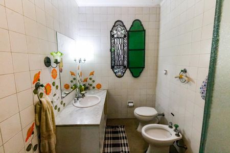 Casa para alugar com 380m², 6 quartos e 6 vagas Casa para alugar com 380m², 6 quartos e 6 vagasBanheiro Corredor