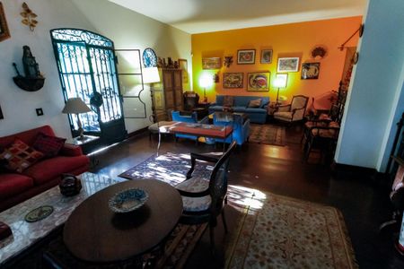 Casa para alugar com 380m², 6 quartos e 6 vagas Casa para alugar com 380m², 6 quartos e 6 vagasSala 1