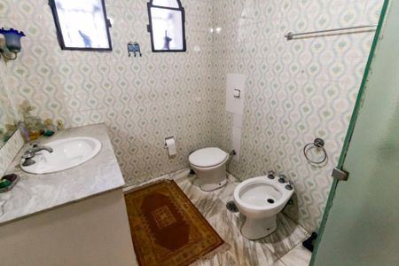 Casa para alugar com 380m², 6 quartos e 6 vagas Casa para alugar com 380m², 6 quartos e 6 vagasBanheiro Corredor