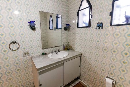 Casa para alugar com 380m², 6 quartos e 6 vagas Casa para alugar com 380m², 6 quartos e 6 vagasBanheiro Corredor