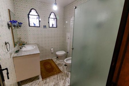 Casa para alugar com 380m², 6 quartos e 6 vagas Casa para alugar com 380m², 6 quartos e 6 vagasBanheiro Corredor 2