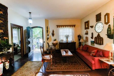 Casa para alugar com 380m², 6 quartos e 6 vagas Casa para alugar com 380m², 6 quartos e 6 vagasSala 1