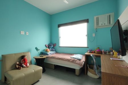 Casa de condomínio à venda com 215m², 3 quartos e 2 vagas Casa de condomínio à venda com 215m², 3 quartos e 2 vagasQuarto 2