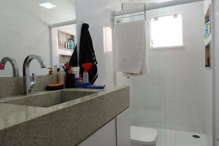 Casa de condomínio à venda com 215m², 3 quartos e 2 vagasBanheiro da Suíte