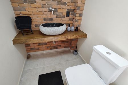 Casa de condomínio à venda com 215m², 3 quartos e 2 vagas Casa de condomínio à venda com 215m², 3 quartos e 2 vagasLavabo do Terraço