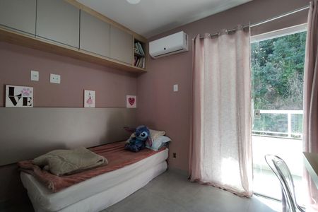 Casa de condomínio à venda com 215m², 3 quartos e 2 vagas Casa de condomínio à venda com 215m², 3 quartos e 2 vagasQuarto 3