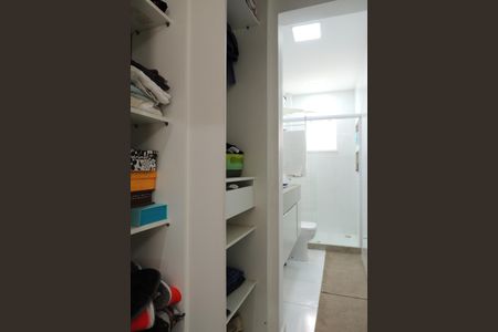 Casa de condomínio à venda com 215m², 3 quartos e 2 vagasBanheiro da Suíte