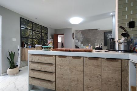 Casa de condomínio à venda com 215m², 3 quartos e 2 vagas Casa de condomínio à venda com 215m², 3 quartos e 2 vagasCozinha - Armários