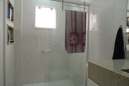 Casa de condomínio à venda com 215m², 3 quartos e 2 vagasBanheiro Social