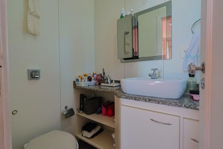 Apartamento à venda com 135m², 3 quartos e 2 vagasBanheiro da Suíte