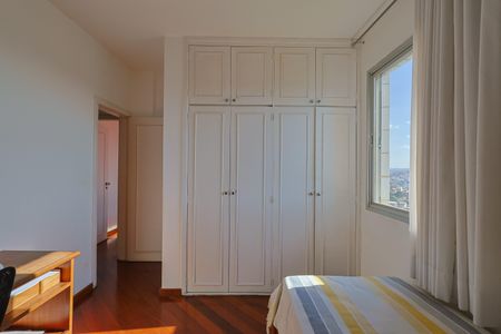 Apartamento à venda com 135m², 3 quartos e 2 vagasQuarto 2