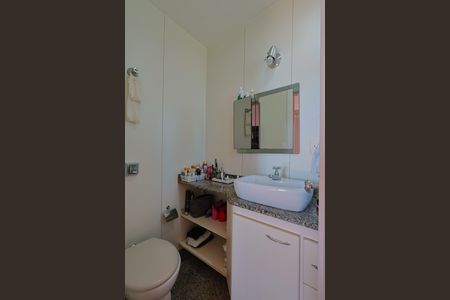 Apartamento à venda com 135m², 3 quartos e 2 vagasBanheiro da Suíte