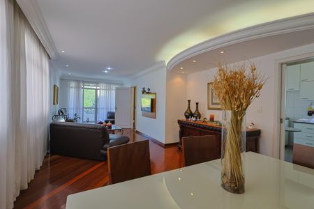 Apartamento à venda com 135m², 3 quartos e 2 vagasSala