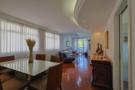 Apartamento à venda com 135m², 3 quartos e 2 vagasSala