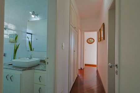 Apartamento à venda com 135m², 3 quartos e 2 vagasCorredor