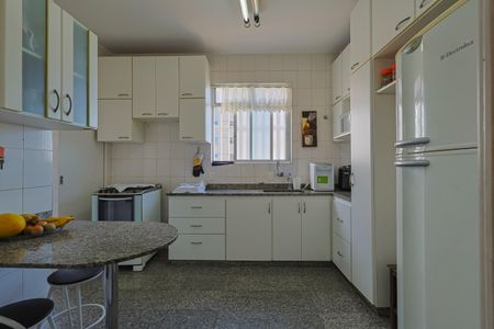 Apartamento à venda com 135m², 3 quartos e 2 vagasCozinha