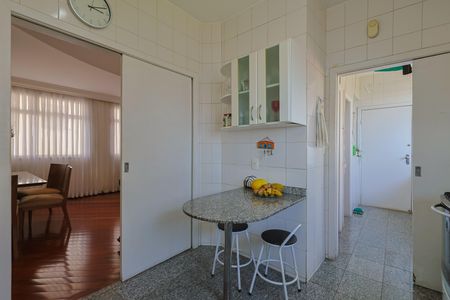 Apartamento à venda com 135m², 3 quartos e 2 vagasCozinha