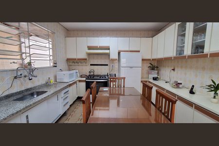 Casa à venda com 450m², 3 quartos e 8 vagasCozinha