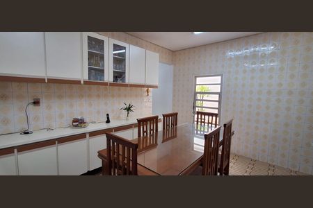 Casa à venda com 450m², 3 quartos e 8 vagasCozinha